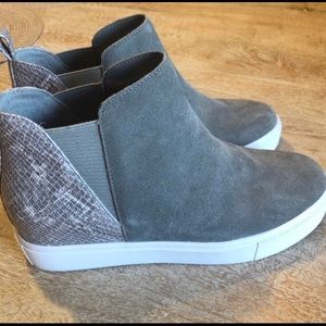 Steve Madden suede/faux snake hidden wedge.